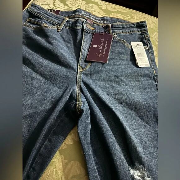 Gloria Vanderbilt Slim-Straight Distressed Jeans Size 10A New With Tag MSRP $54 - Picture 7 of 9